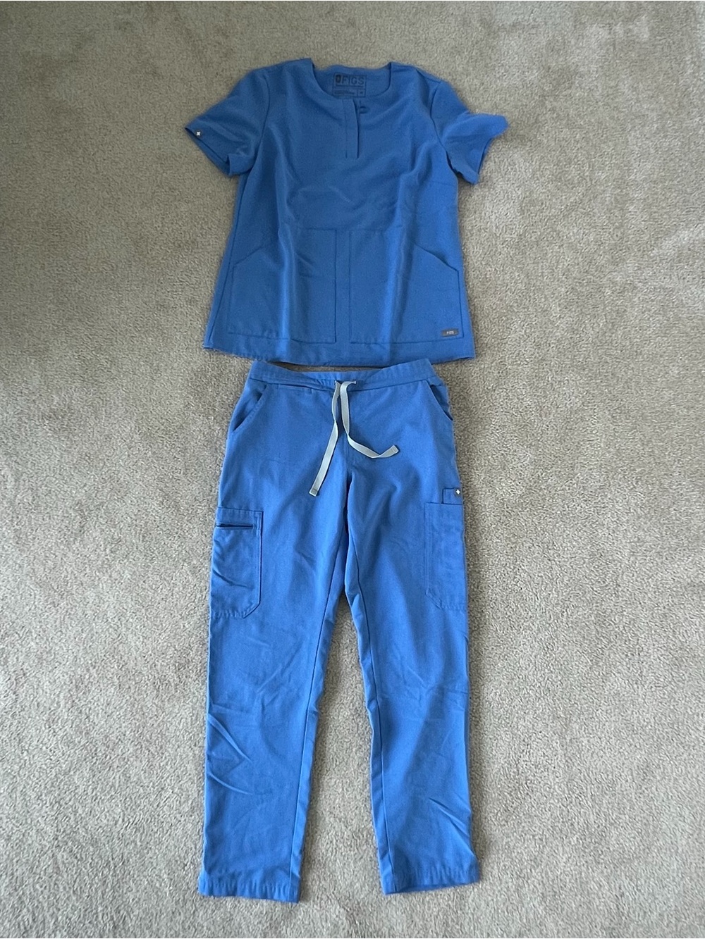 Figs Women’s Royal Blue Scrub Top & Jogger Pants Set